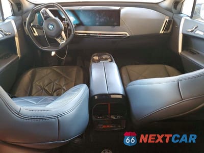 Zdjęcie 8 z 12 samochodu: 2024 BMW IX XDRIVE50 VIN:WB523CF07RCN58332 - miniatura