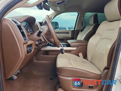 Zdjęcie 7 z 13 samochodu: 2022 RAM 3500 LARAMIE VIN:3C63RRJL0NG102361 - miniatura