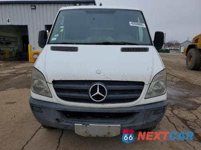 Piąte zdjęcie samochodu w środku: 2013 MERCEDES BENZ SPRINTER 2500 UTILITY / SERVICE VAN VIN:WD3PE7CC2D5806441 - miniatura