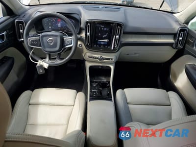 Zdjęcie 8 z 14 samochodu: 2020 VOLVO XC40 T5 INSCRIPTION VIN:YV4162UL2L2199898 - miniatura