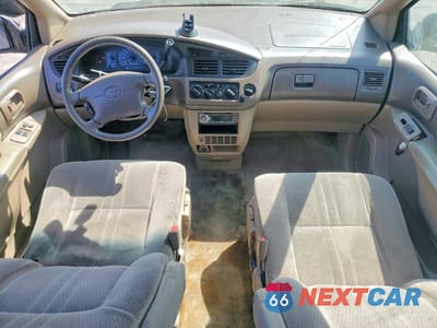 Zdjęcie 8 z 13 samochodu: 2001 TOYOTA SIENNA CE VIN:4T3ZF19C41U374598 - miniatura