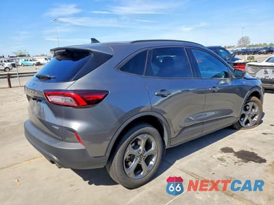 Trzecie zdjęcie samochodu z tyłu: 2025 FORD ESCAPE ST LINE VIN:1FMCU9MN5SUA84559 - miniatura