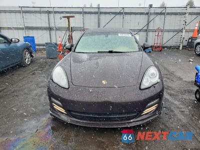 Piąte zdjęcie samochodu w środku: 2013 PORSCHE PANAMERA 2 VIN:WP0AA2A75DL012366 - miniatura