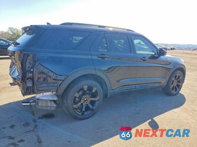 Trzecie zdjęcie samochodu z tyłu: 2022 FORD EXPLORER ST-LINE VIN:1FMSK8KH9NGC52151 - miniatura