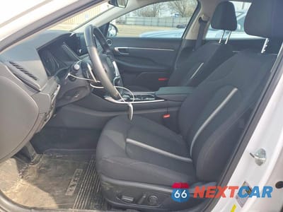 Zdjęcie 7 z 12 samochodu: 2022 HYUNDAI SONATA HYBRID SEL VIN:KMHL34JJ5NA043832 - miniatura