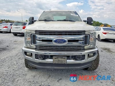 Piąte zdjęcie samochodu w środku: 2019 FORD F250 SUPER DUTY VIN:1FT7W2BT9KEF64915 - miniatura