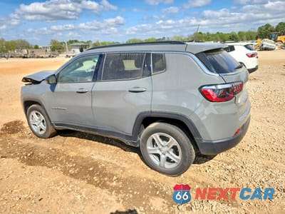 Drugie zdjęcie samochodu z przodu: 2024 JEEP COMPASS LATITUDE VIN:3C4NJDBN7RT607127 - miniatura