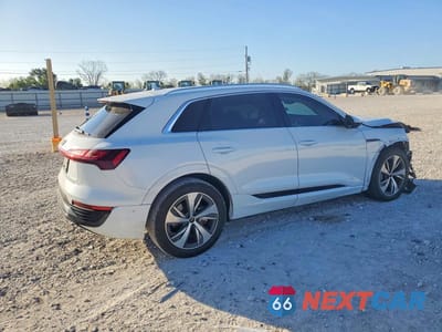 Trzecie zdjęcie samochodu z tyłu: 2024 AUDI Q8 E-TRON PREMIUM PLUS VIN:WA15ABGE1RB013500 - miniatura