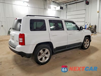 Trzecie zdjęcie samochodu z tyłu: 2011 JEEP PATRIOT SPORT VIN:1J4NT1GA9BD132326 - miniatura