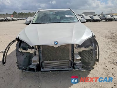 Piąte zdjęcie samochodu w środku: 2016 BMW X5 SDRIVE35I VIN:5UXKR2C57G0R73211 - miniatura