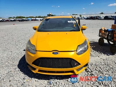 Piąte zdjęcie samochodu w środku: 2013 FORD FOCUS ST VIN:1FADP3L94DL362674 - miniatura