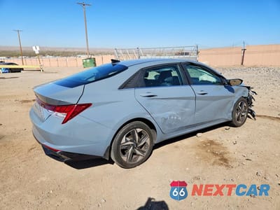Trzecie zdjęcie samochodu z tyłu: 2022 HYUNDAI ELANTRA LIMITED VIN:KMHLP4AG1NU266618 - miniatura