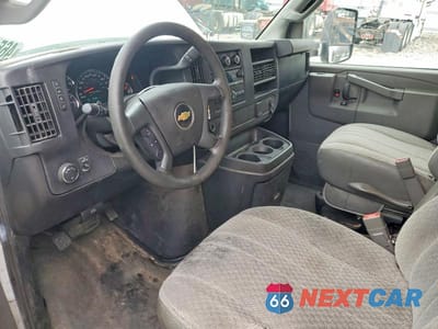 Zdjęcie 8 z 13 samochodu: 2018 CHEV EXPRESS VIN:1GB3GSCGXJ1285545 - miniatura