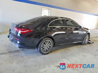 Trzecie zdjęcie samochodu z tyłu: 2025 MERCEDES-BENZ CLA 250 4MATIC VIN:W1K5J4HB7SN544717 - miniatura