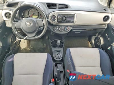 Zdjęcie 8 z 12 samochodu: 2013 TOYOTA YARIS 5-DOOR L VIN:JTDKTUD36DD543072 - miniatura