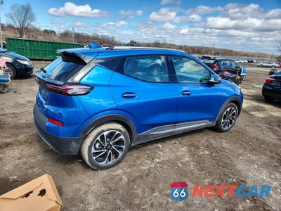 Trzecie zdjęcie samochodu z tyłu: 2023 CHEVROLET BOLT EUV PREMIER VIN:1G1FZ6S04P4175282 - miniatura