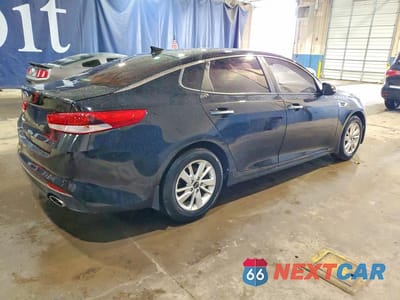 Trzecie zdjęcie samochodu z tyłu: 2016 KIA OPTIMA LX VIN:5XXGT4L32GG037501 - miniatura