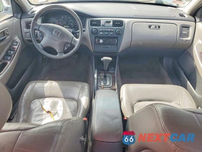 Zdjęcie 8 z 12 samochodu: 2001 HONDA ACCORD EX VIN:1HGCG66871A002656 - miniatura