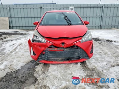 Piąte zdjęcie samochodu w środku: 2018 TOYOTA YARIS 5-DOOR L VIN:VNKKTUD35JA089790 - miniatura
