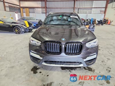 Piąte zdjęcie samochodu w środku: 2019 BMW X3 SDRIVE30I VIN:5UXTR7C52KLR53800 - miniatura