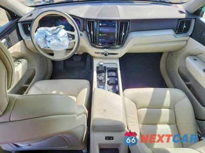 Zdjęcie 8 z 13 samochodu: 2023 VOLVO XC60 PLUS VIN:YV4L12RN8P1260751 - miniatura