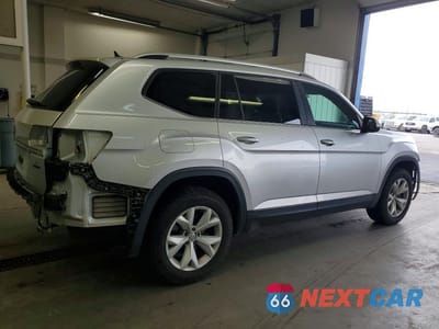 Trzecie zdjęcie samochodu z tyłu: 2018 VOLKSWAGEN ATLAS SE VIN:1V2KR2CA9JC545112 - miniatura