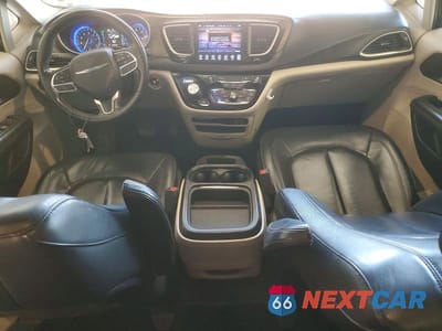 Zdjęcie 8 z 12 samochodu: 2017 CHRYSLER PACIFICA TOURING L VIN:2C4RC1BG5HR526723 - miniatura