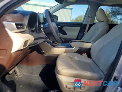 Zdjęcie 7 z 13 samochodu: 2022 TOYOTA HIGHLANDER XLE VIN:5TDGZRAH5NS128560 - miniatura