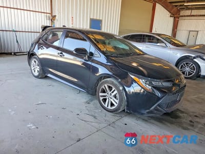 Czwarte zdjęcie samochodu z boku: 2019 TOYOTA COROLLA HATCHBACK SE VIN:JTNK4RBE8K3063242 - miniatura
