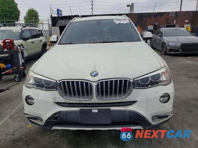 Piąte zdjęcie samochodu w środku: 2017 BMW X3 XDRIVE28I VIN:5UXWX9C32H0W72961 - miniatura