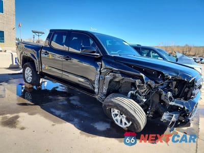 Czwarte zdjęcie samochodu z boku: 2025 TOYOTA TACOMA SR5 VIN:3TMLB5JN9SM194624 - miniatura