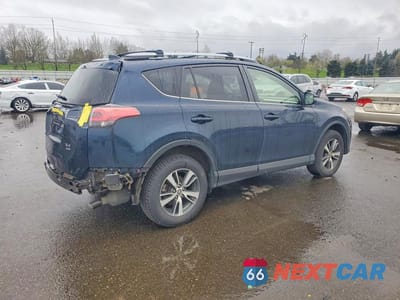 Trzecie zdjęcie samochodu z tyłu: 2018 TOYOTA RAV4 XLE VIN:JTMRFREV2JJ217513 - miniatura