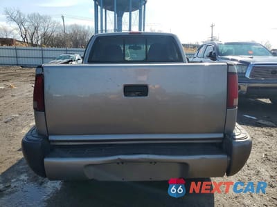 Zdjęcie 6 z 11 samochodu: 2000 CHEVROLET S TRUCK S10 VIN:1GCDT14W8Y8205690 - miniatura