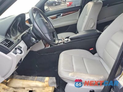 Zdjęcie 7 z 12 samochodu: 2011 MERCEDES-BENZ C 300 4MATIC VIN:WDDGF8BB9BR161168 - miniatura
