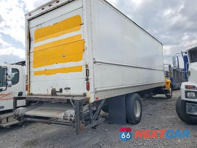 Trzecie zdjęcie samochodu z tyłu: 2014 INTERNATIONAL 4300 BOX TRUCK VIN:1HTMMAAM0EH468965 - miniatura