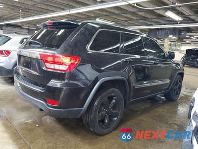 Trzecie zdjęcie samochodu z tyłu: 2012 JEEP GRAND CHEROKEE LAREDO VIN:1C4RJFAG1CC221953 - miniatura