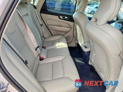 Zdjęcie 10 z 12 samochodu: 2023 VOLVO XC60 CORE VIN:YV4L12DK8P1260939 - miniatura