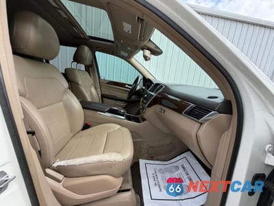 Piąte zdjęcie samochodu w środku: 2013 MERCEDES-BENZ ML 350 4MATIC VIN:4JGDA5HB0DA144208 - miniatura