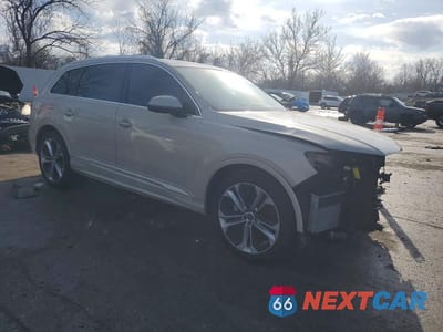 Czwarte zdjęcie samochodu z boku: 2020 AUDI Q7 PRESTIGE VIN:WA1VXAF73LD012307 - miniatura