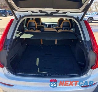 Zdjęcie 13 z 13 samochodu: 2016 VOLVO XC90 T5 VIN:YV4102XK2G1072214 - miniatura