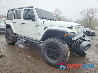 Czwarte zdjęcie samochodu z boku: 2018 JEEP WRANGLER UNLIMITED SAHARA VIN:1C4HJXEG5JW120194 - miniatura