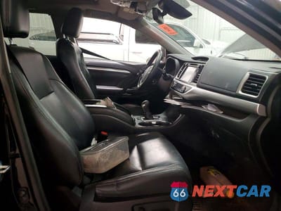 Zdjęcie 7 z 13 samochodu: 2017 TOYOTA HIGHLANDER XLE VIN:5TDJZRFH0HS442815 - miniatura