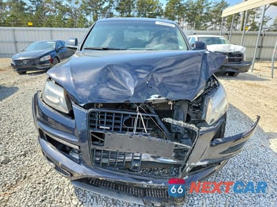 Piąte zdjęcie samochodu w środku: 2015 AUDI Q7 VIN:WA1DGAFE6FD027768 - miniatura