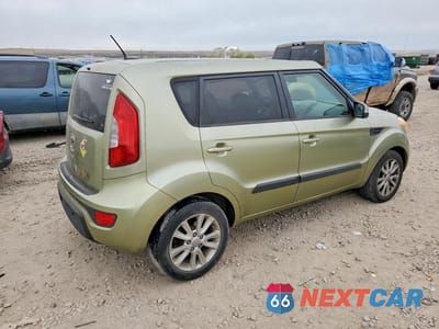 Trzecie zdjęcie samochodu z tyłu: 2013 KIA SOUL + VIN:KNDJT2A6XD7569476 - miniatura