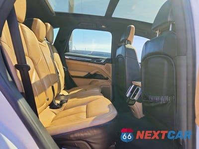 Zdjęcie 11 z 13 samochodu: 2017 PORSCHE CAYENNE VIN:WP1AA2A27HKA87827 - miniatura