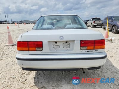 Zdjęcie 6 z 12 samochodu: 1992 HONDA ACCORD LX VIN:1HGCB7655NA027085 - miniatura