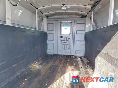 Zdjęcie 10 z 11 samochodu: 2017 CHEVROLET EXPRESS UTILITY / SERVICE TRUCK VIN:1GB0GRFG6H1158213 - miniatura