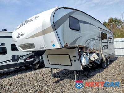 Drugie zdjęcie samochodu z przodu: 2017 KEYSTONE COUGAR CAMPER VIN:4YDF26R20HV501655 - miniatura
