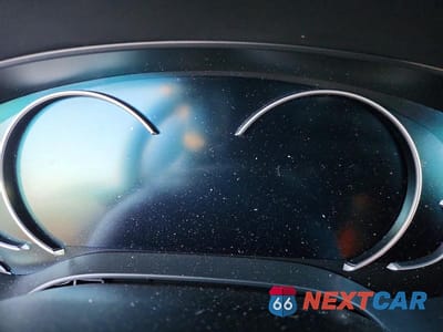 Zdjęcie 9 z 12 samochodu: 2019 BMW M5 VIN:WBSJF0C59KB447789 - miniatura