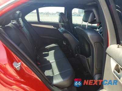 Zdjęcie 10 z 11 samochodu: 2013 MERCEDES-BENZ C 250 VIN:WDDGF4HB1DR269870 - miniatura